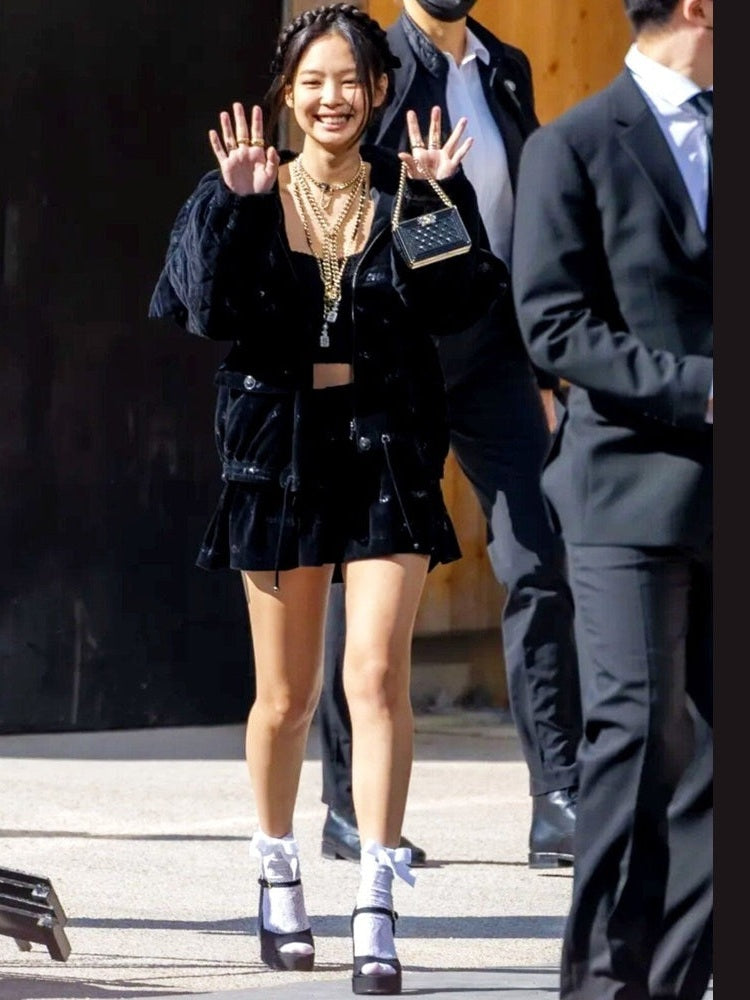 Jennie Kim 8.5 x 11 Candid Color Photograph Art Print Photo Picture Collectibles:Photographic Images:Photographs Style Your Walls